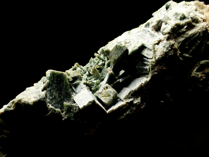 岐阜県柿野鉱山産 灰鉄輝石 (Hedenbergite / Japan)-photo10