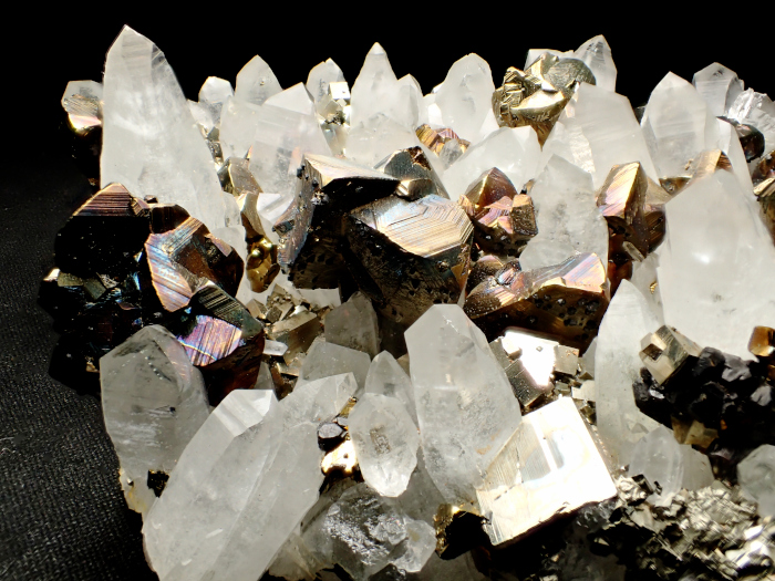 青森県尾太鉱山産 水晶、黄銅鉱＆黄鉄鉱 (Quartz, Chalcopyrite & Pyrite / Japan)-photo12