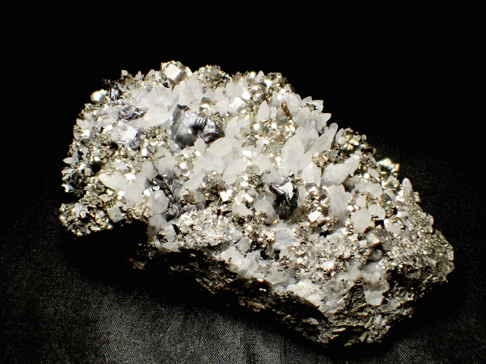青森県尾太鉱山産 水晶、黄鉄鉱＆閃亜鉛鉱 (Quartz, Pyrite & Sphalerite / Japan)-photo5