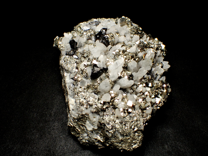 青森県尾太鉱山産 水晶、黄鉄鉱＆閃亜鉛鉱 (Quartz, Pyrite & Sphalerite / Japan)-photo6