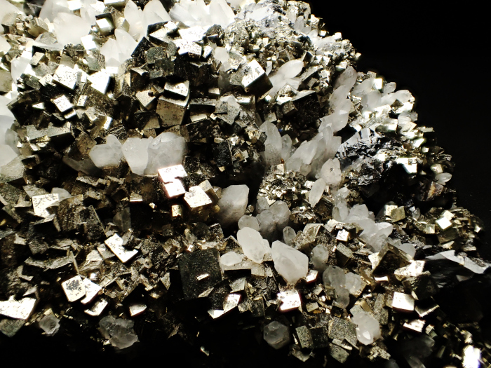 青森県尾太鉱山産 水晶、黄鉄鉱＆閃亜鉛鉱 (Quartz, Pyrite & Sphalerite / Japan)-photo10