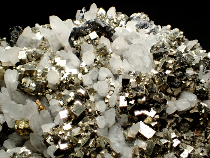 青森県尾太鉱山産 水晶、黄鉄鉱＆閃亜鉛鉱 (Quartz, Pyrite & Sphalerite / Japan)-photo16