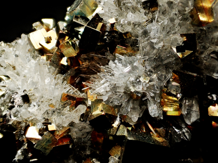 青森県尾太鉱山産 水晶＆黄鉄鉱 (Quartz & Pyrite / Japan)-photo15