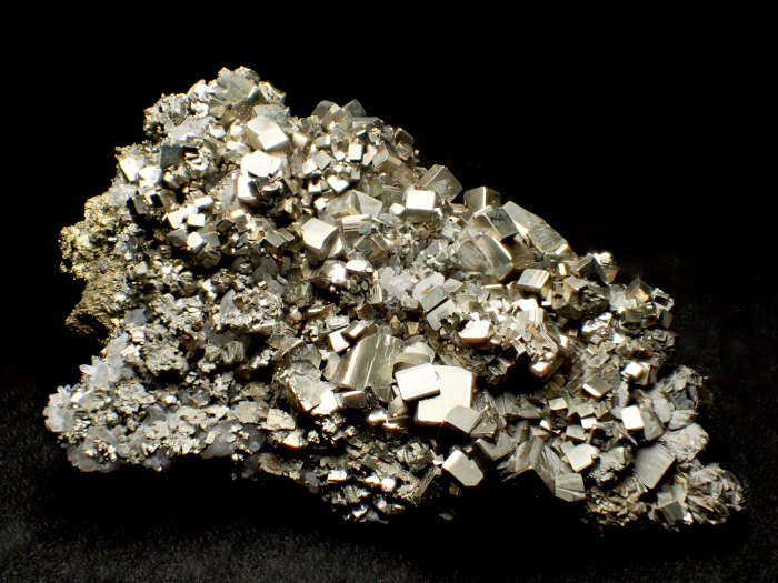 青森県尾太鉱山産 水晶、黄鉄鉱＆黄銅鉱 (Quartz, Pyrite & Chalcopyrite / Japan)-photo5