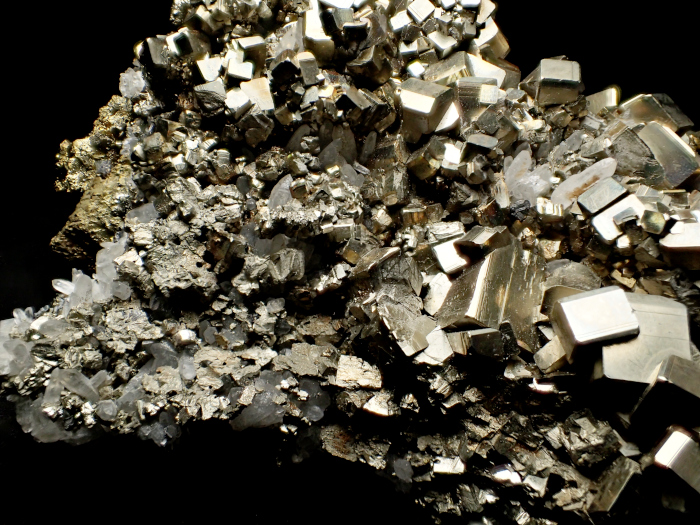 青森県尾太鉱山産 水晶、黄鉄鉱＆黄銅鉱 (Quartz, Pyrite & Chalcopyrite / Japan)-photo18