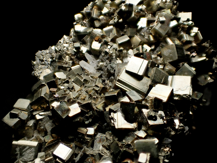 青森県尾太鉱山産 水晶、黄鉄鉱＆黄銅鉱 (Quartz, Pyrite & Chalcopyrite / Japan)-photo20