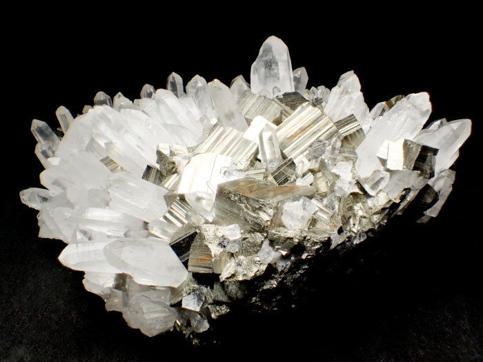 青森県尾太鉱山産 水晶＆黄鉄鉱 (Quartz & Pyrite / Japan)-photo1