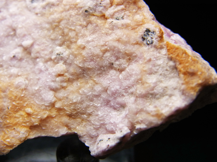 北海道稲倉石鉱山産 菱マンガン鉱＆水晶 (Rhodochrosite & Quartz