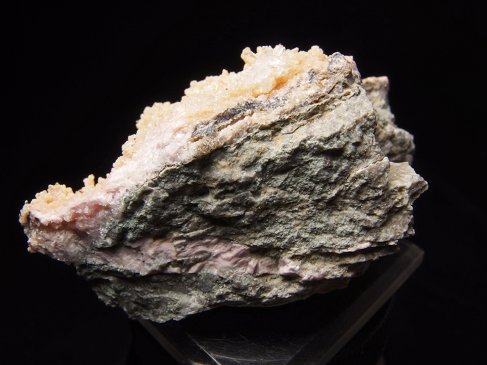 北海道稲倉石鉱山産 菱マンガン鉱＆水晶 (Rhodochrosite & Quartz / Japan)-photo3