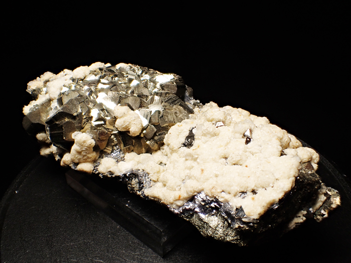 コソボ産パイライト、シデライト＆カルサイト (Pyrite, Siderite & Calcite / Kosovo)-photo7