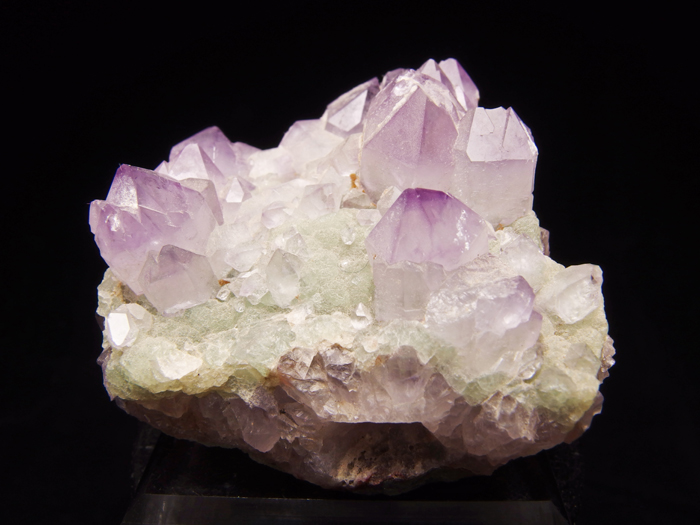 ɻ᥸ȡե饤 (Amethyst on Fluorite / Colorado)-photo0